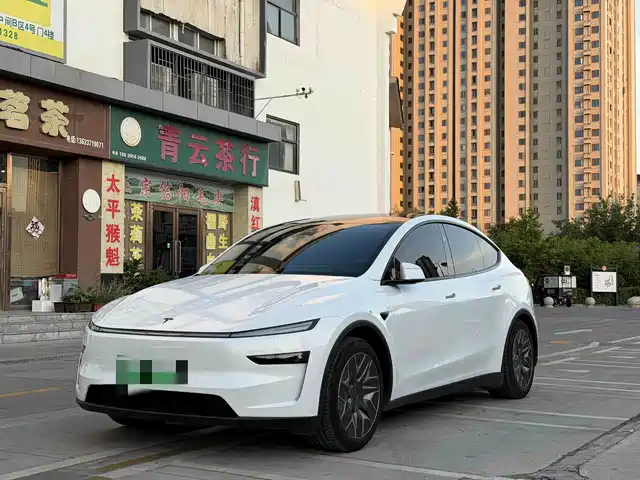 Tesla Model Y L 2025 Facelift Long Range AWD