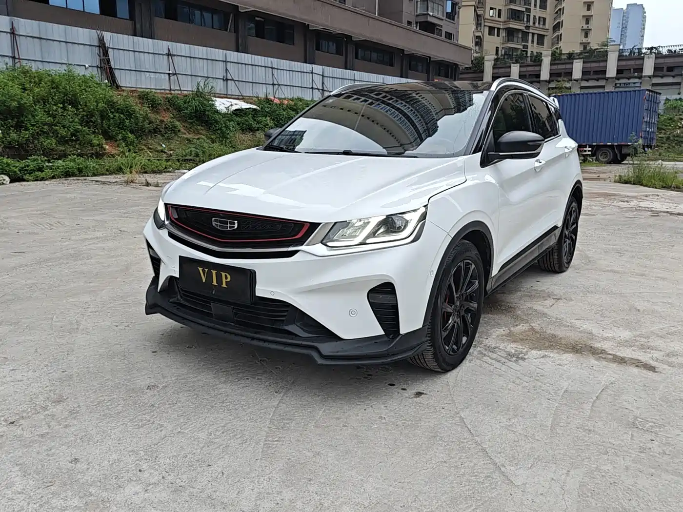 Фото 2 - Geely Binyue