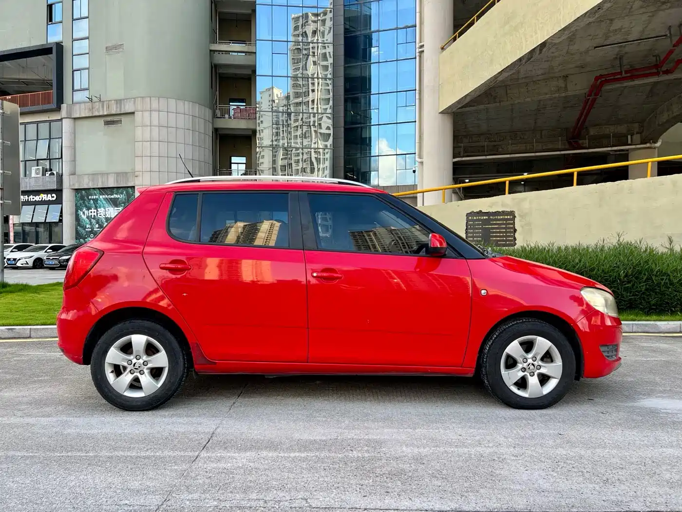 Škoda Fabia 2014 2014 1.4L Automatic Crystal Edition