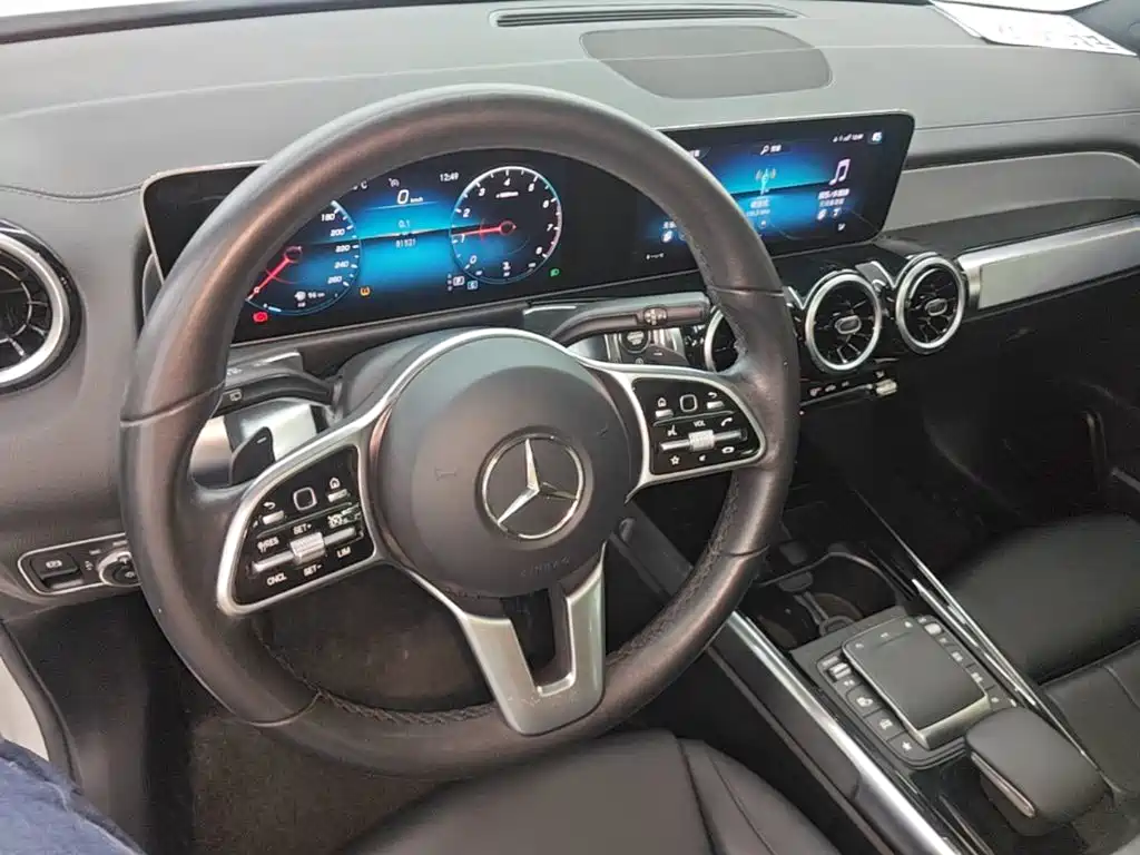 Фото 10 - Mercedes-Benz GLB