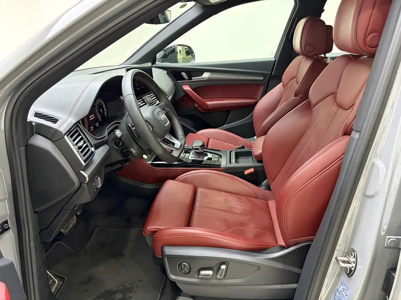 Audi Q5L 2025 40 TFSI Luxury Dynamic фото 10