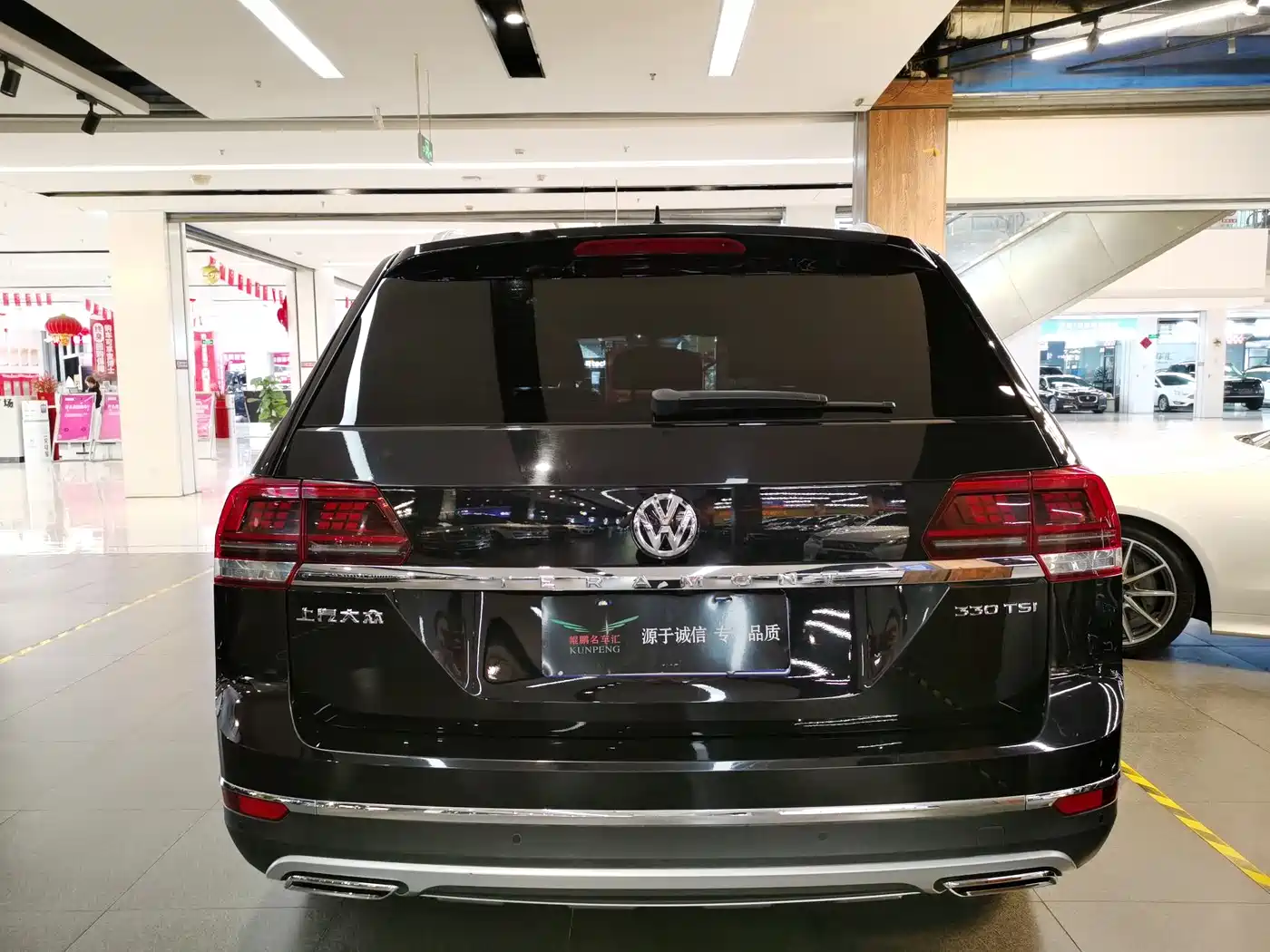 Volkswagen Teramont 2020 330TSI 2WD Luxury China VI фото 4