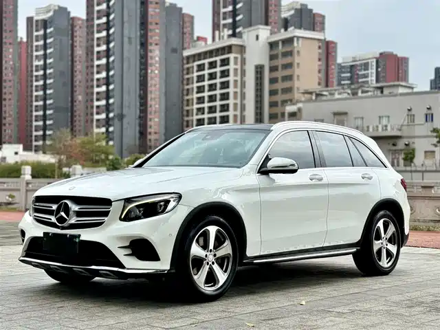 MERCEDES-BENZ GLC