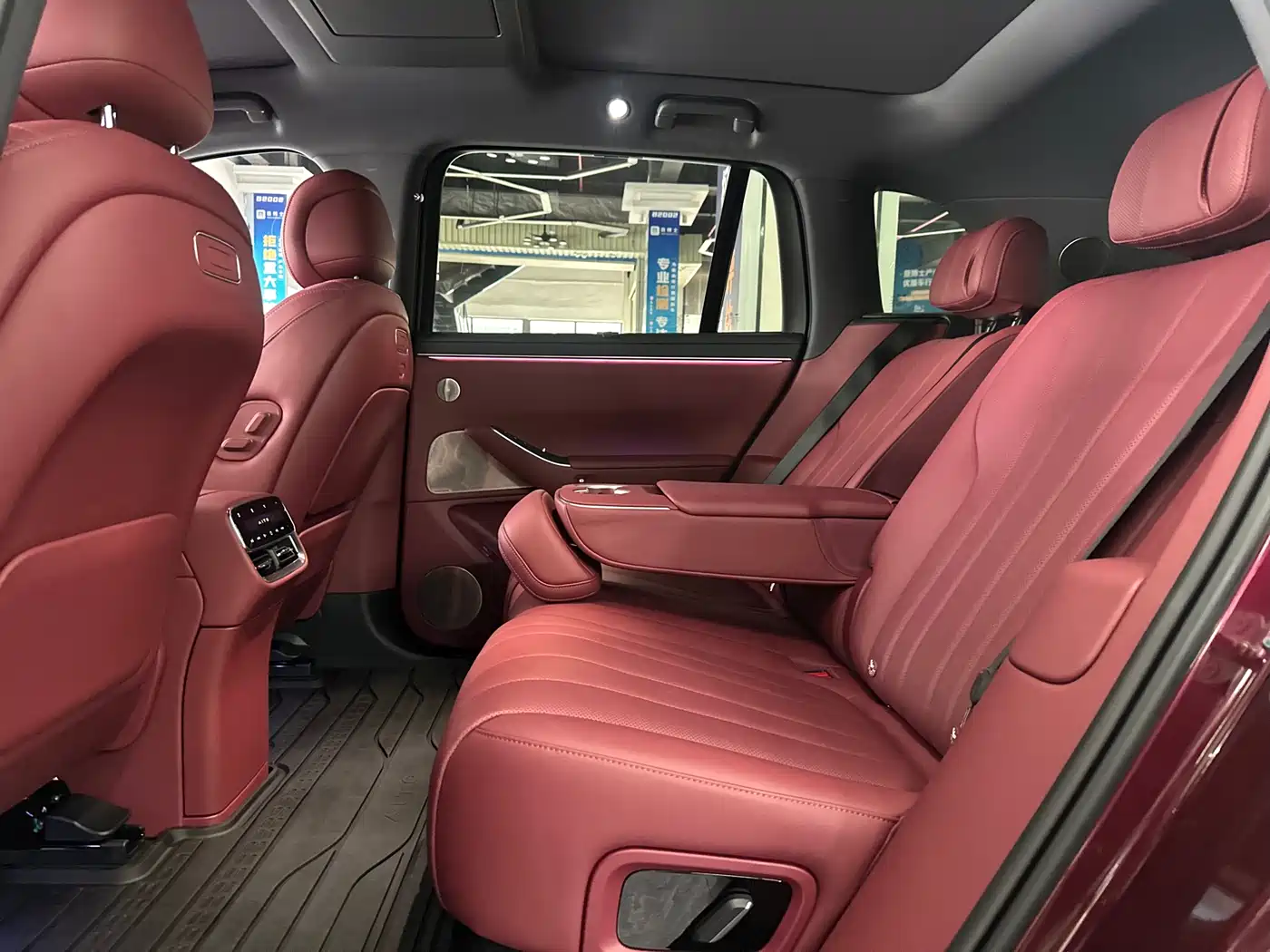 AITO Wenjie AITO M7 2026 Extended Range Ultra AWD 5-Seater фото 10