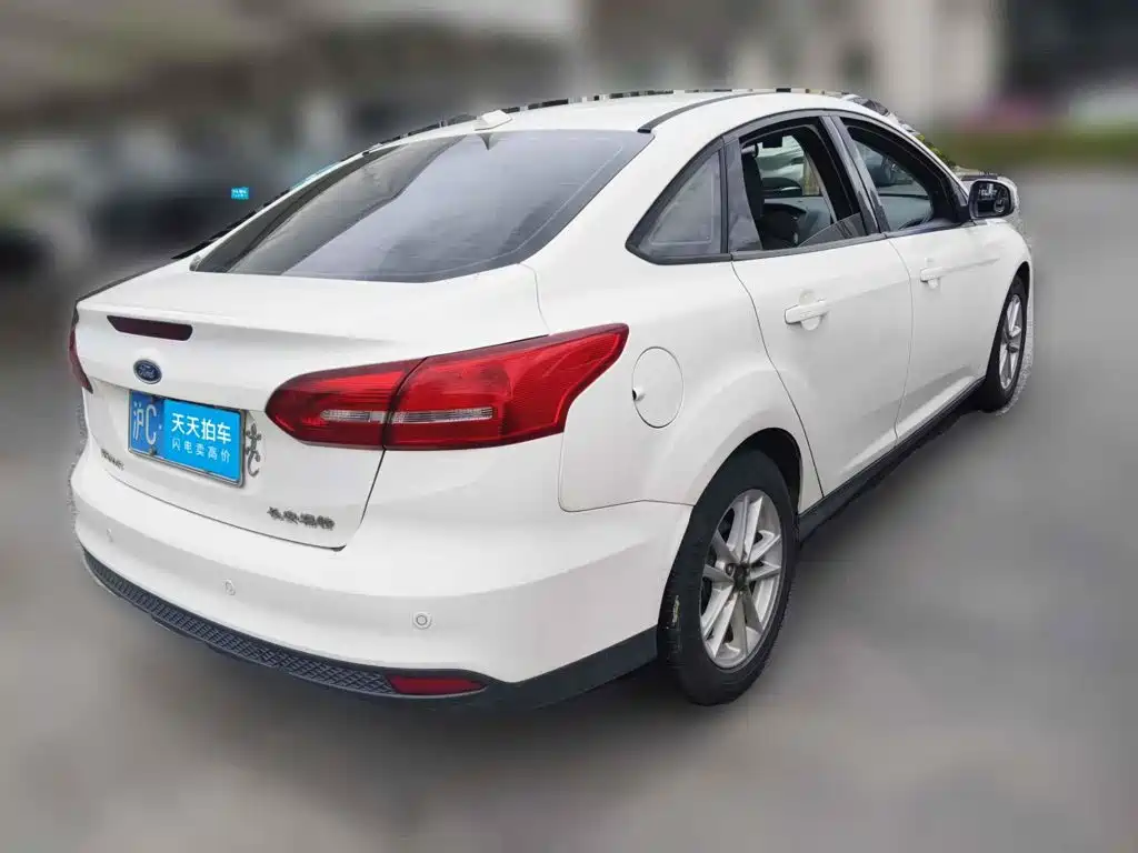 Photo 2 - Ford Focus