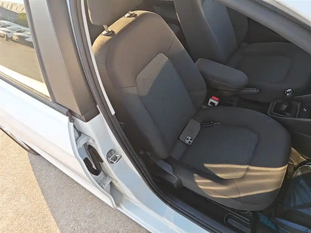 Volkswagen Jetta 2019 Dream Edition 1.5L Manual Fashion фото 25