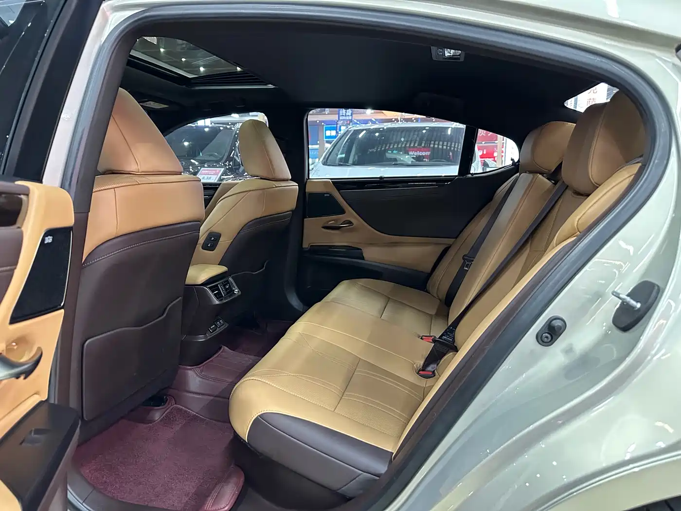 Lexus ES 2020 Model 300h Executive Edition фото 6