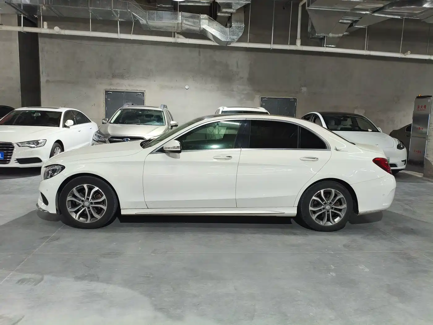 Mercedes-Benz C-Class 2015 Facelift C 200 L Sport фото 4