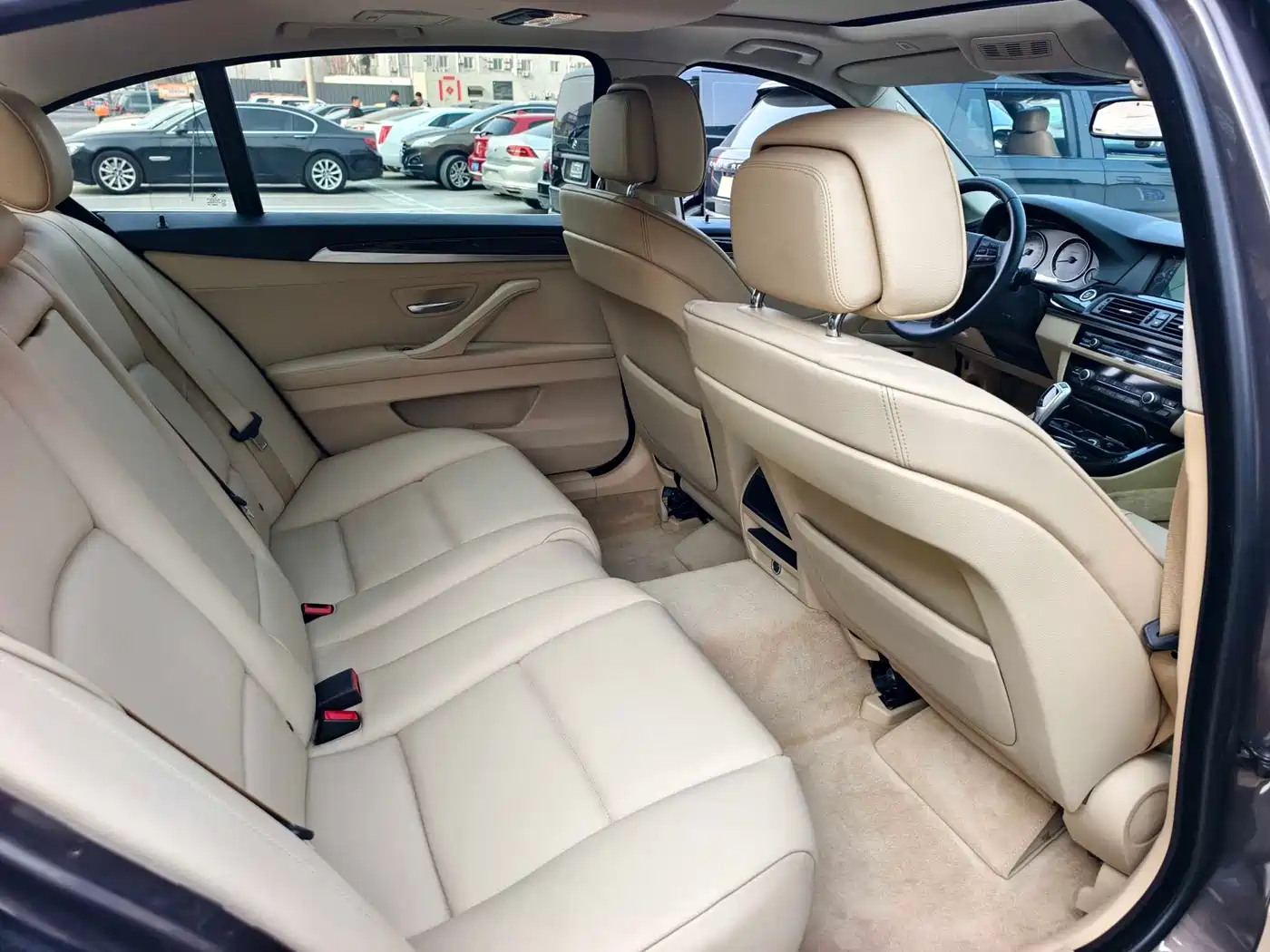BMW 5 Series 2013 530Li Luxury фото 12