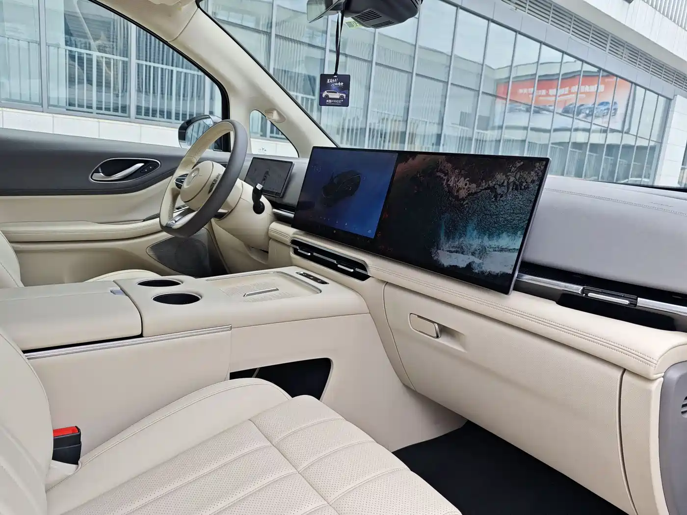 Voyah Auto Voyah Dreamer 2025 PHEV 4WD Kunpeng Premium Edition фото 28