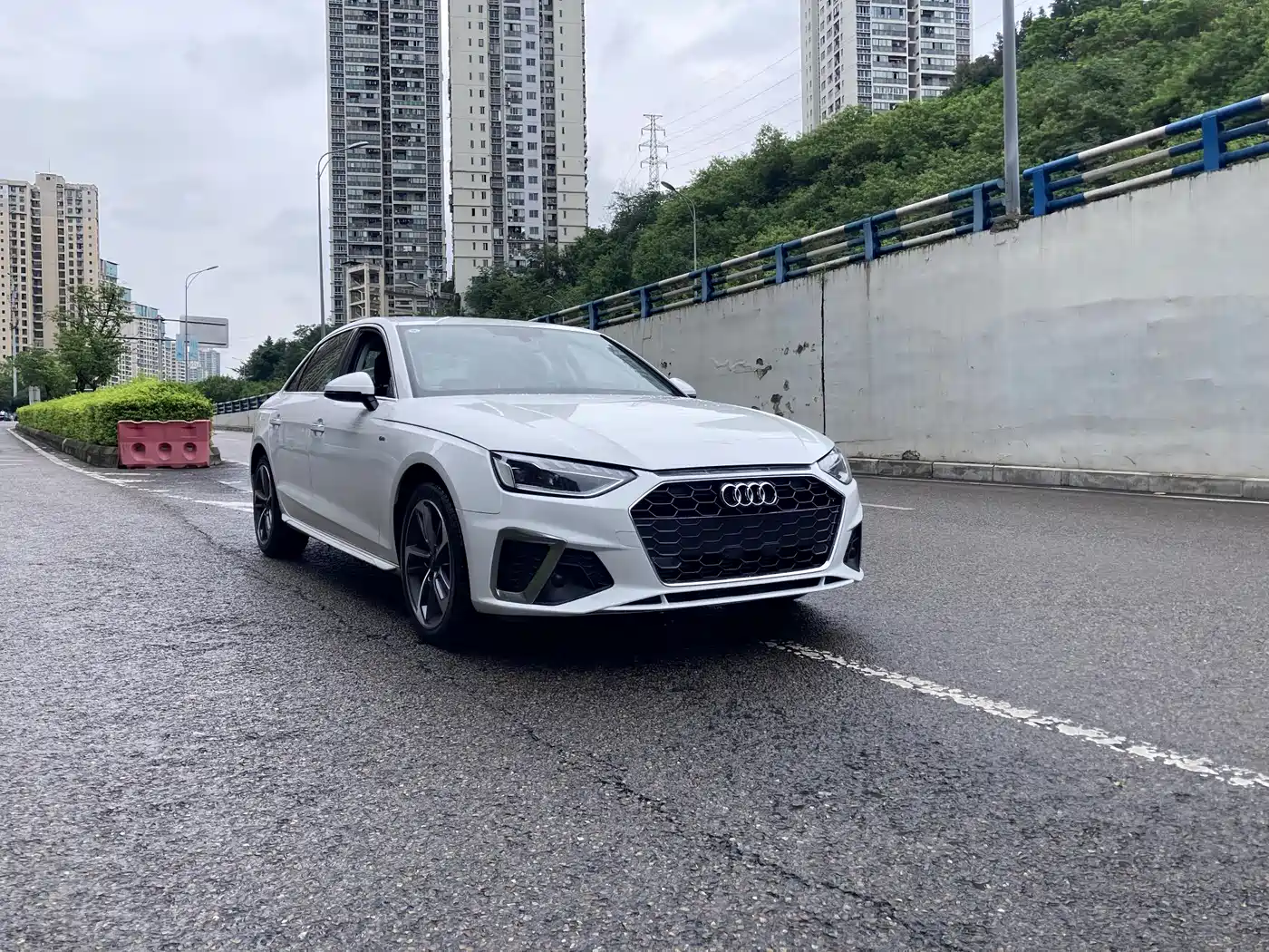 Audi A4L 2020 40 TFSI Fashion Dynamic Edition фото 3