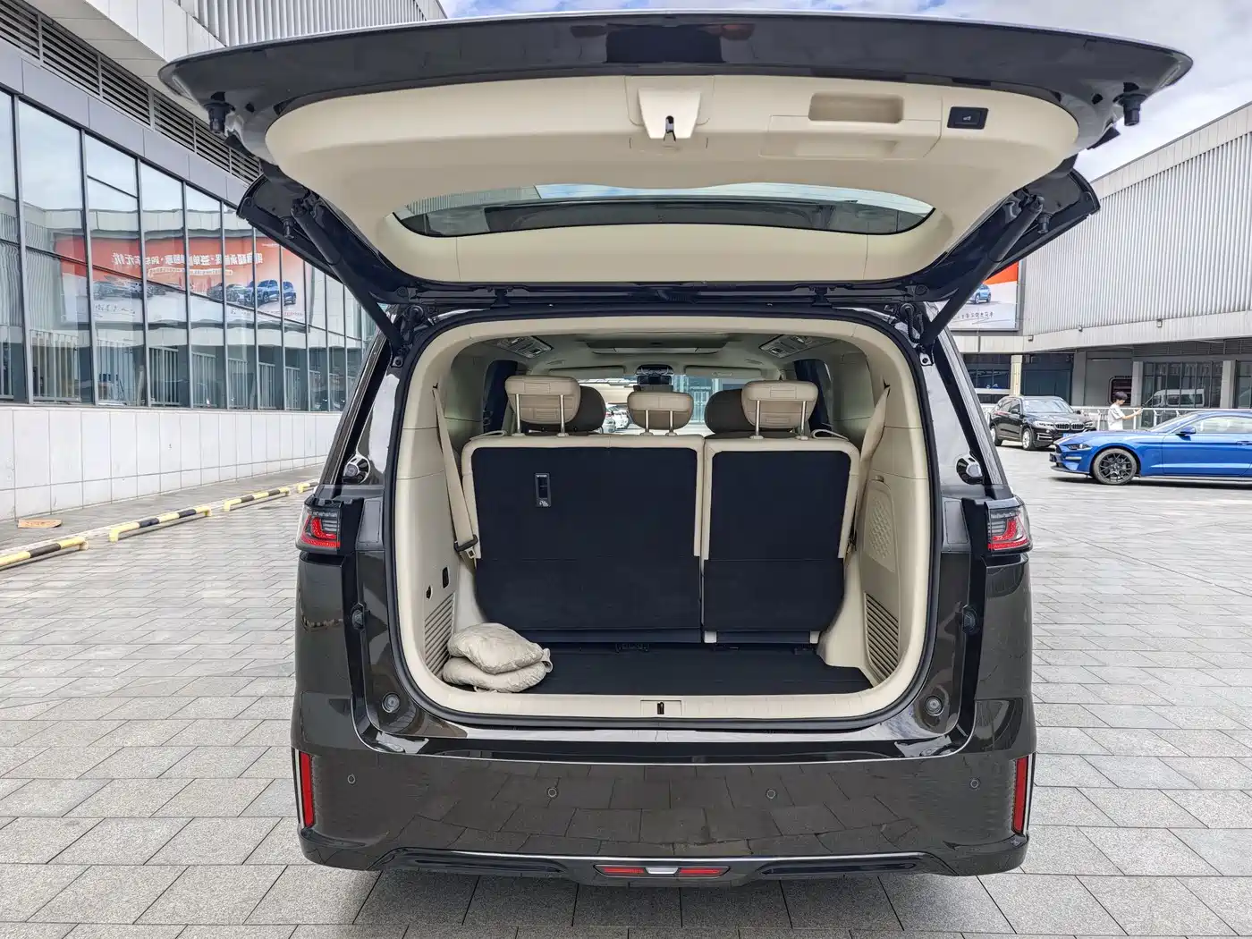 Voyah Auto Voyah Dreamer 2025 PHEV 4WD Kunpeng Premium Edition фото 19