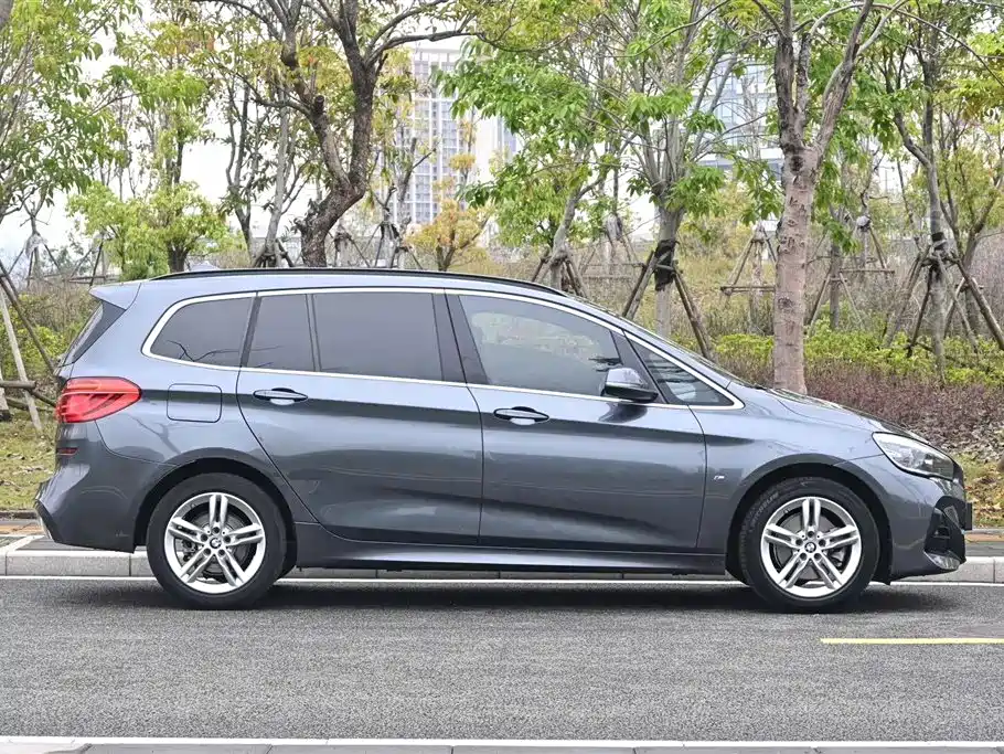 BMW 2 Series Gran Tourer 2019 220i Premium Sport Package фото 2