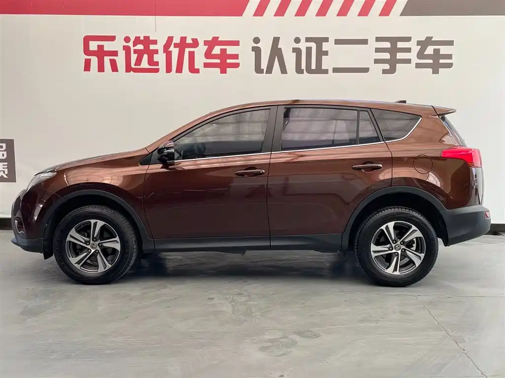 Toyota RAV4 Rongfang 2015 2.0L CVT 2WD Trend Edition фото 3