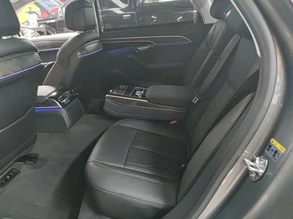 Audi A8 2019 Facelift Plus A8L 50 TFSI quattro Comfort фото 17