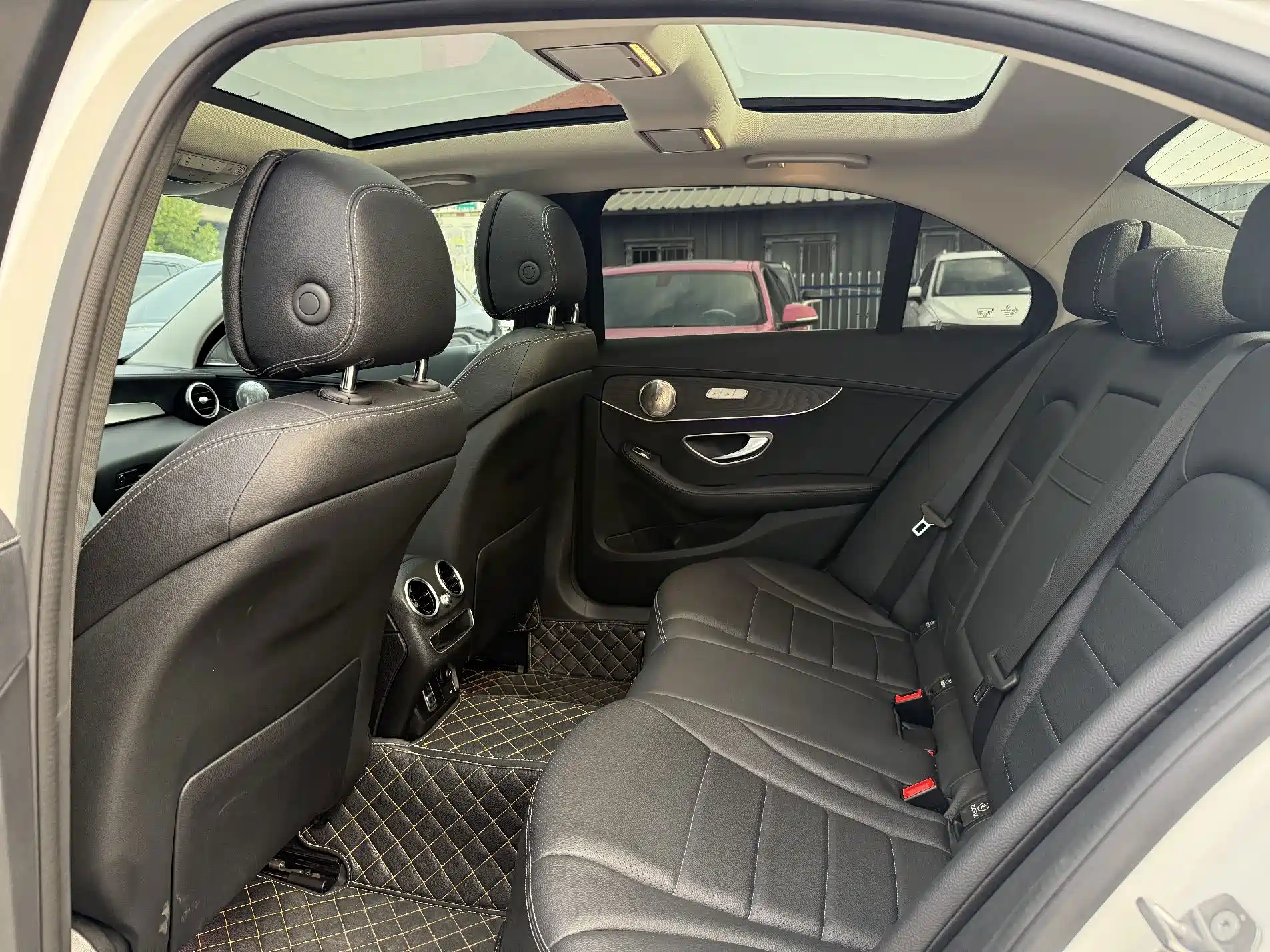 Фото 8 - Mercedes-Benz C-Class