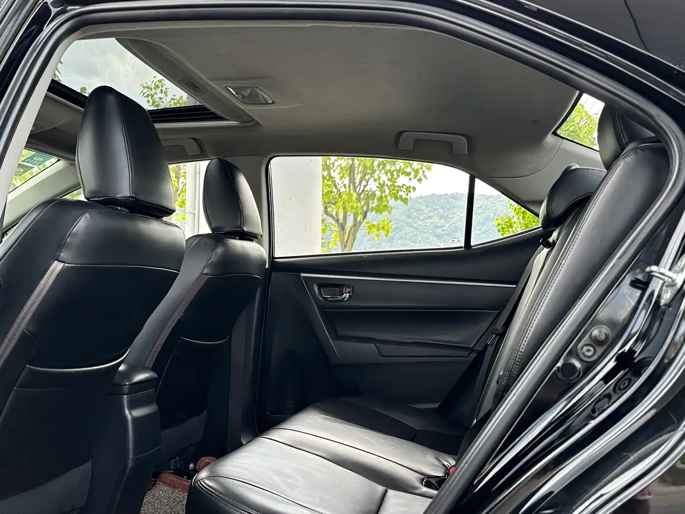 Toyota Levin 2017 Facelift 185T CVT Elite (China V) фото 6