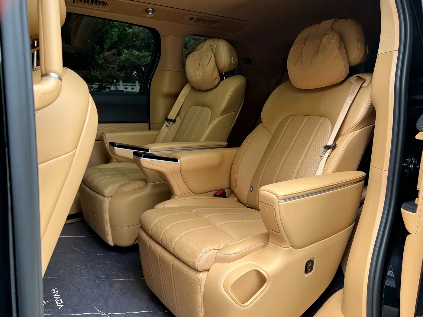 Voyah Auto Voyah Dreamer 2025 PHEV AWD Flagship Kunpeng Edition фото 11