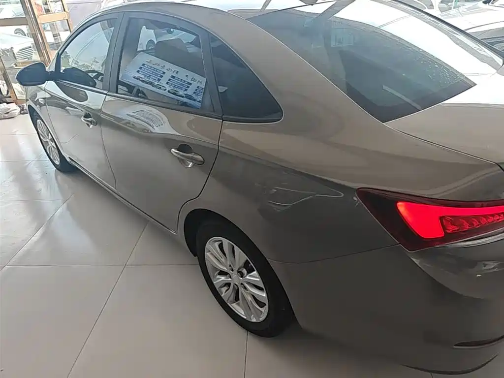 Buick Excelle 2018 15T Dual Clutch Elite (China V) фото 5