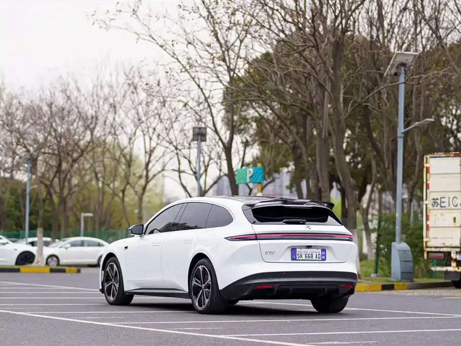 NIO NIO ET5T