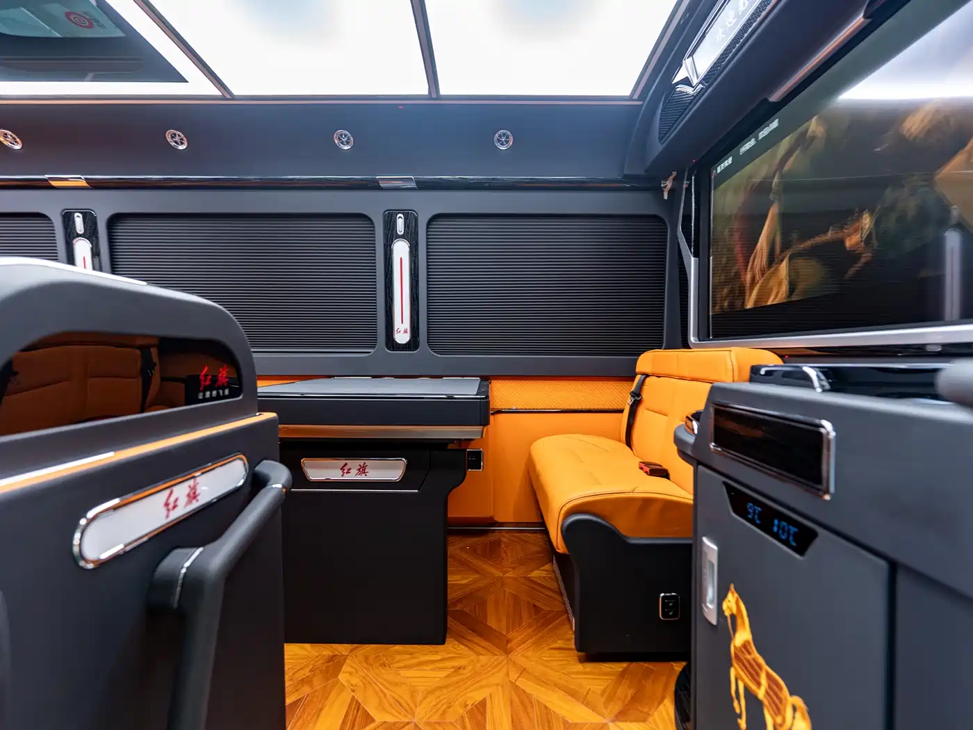 Hongqi Guoyue 2024 3.0T Flagship Edition 17-seater фото 8