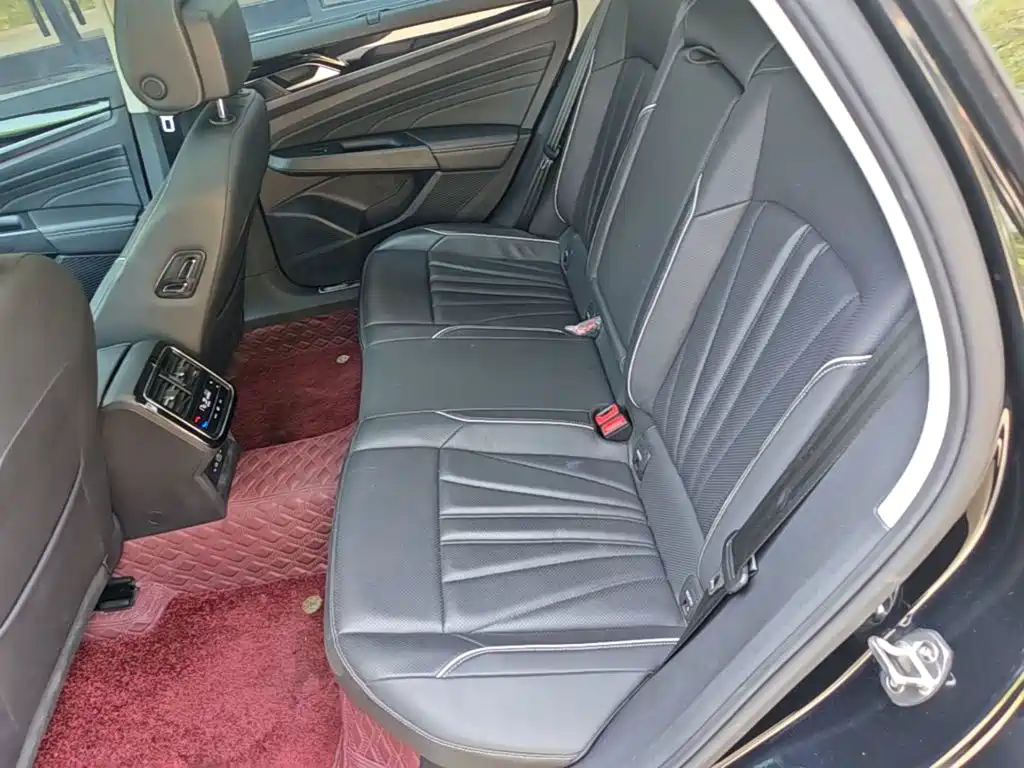 Photo 17 - Volkswagen Passat