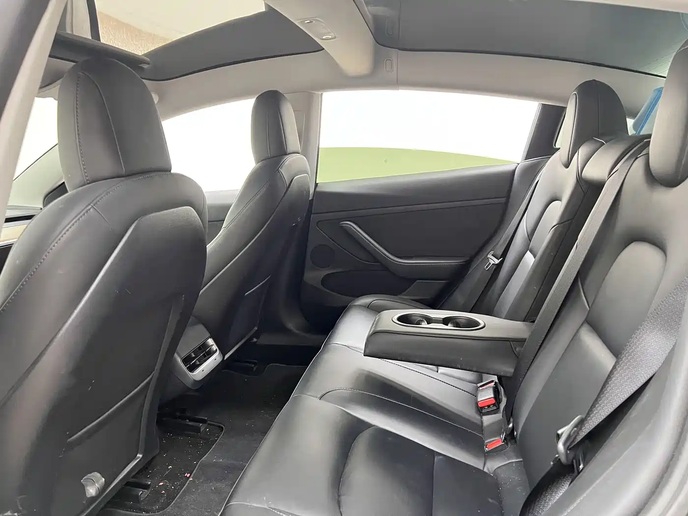 Фото 17 - Tesla Model 3