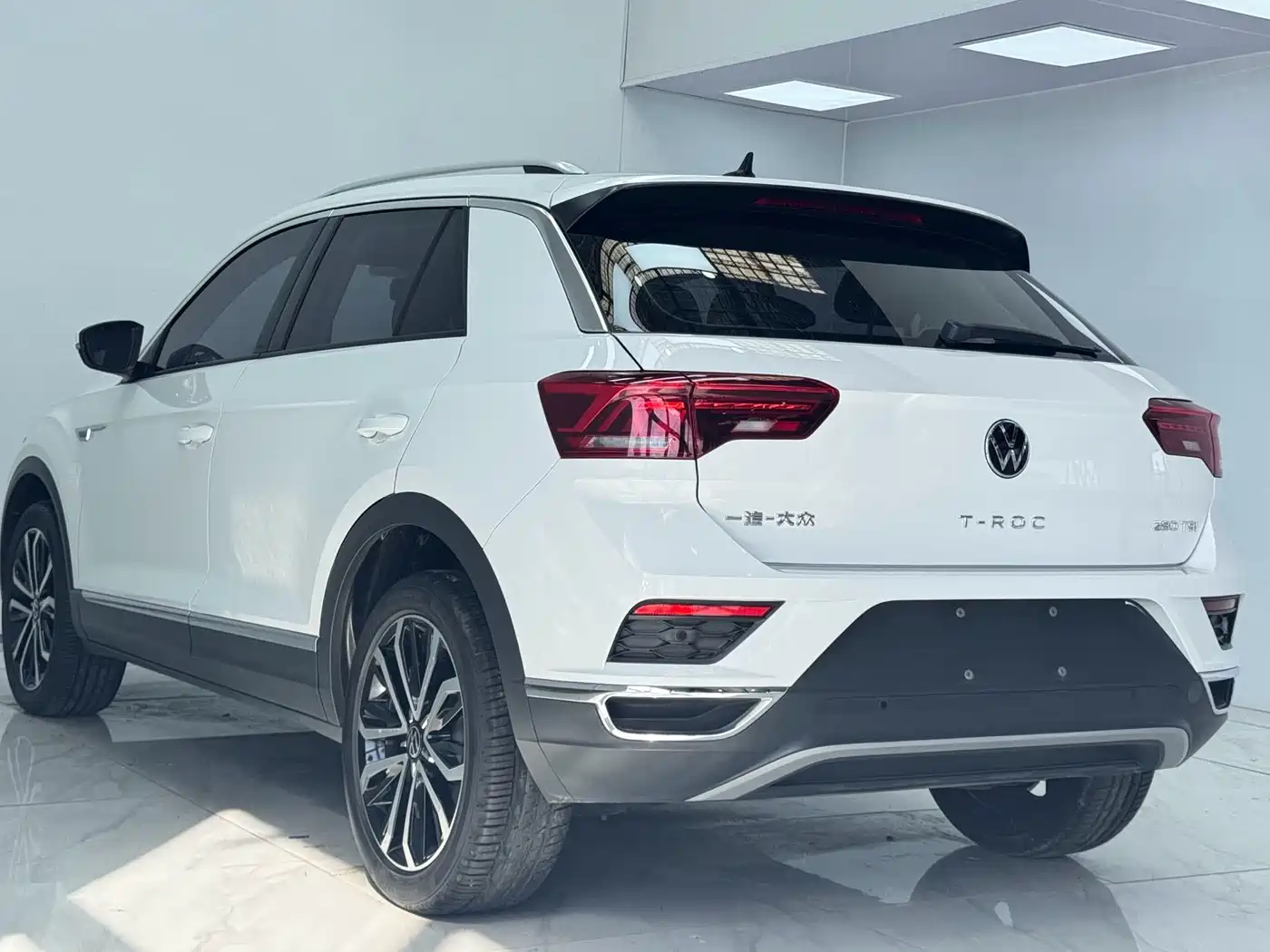 Volkswagen T-ROC 2022 280TSI DSG 2WD Comfort PLUS фото 4