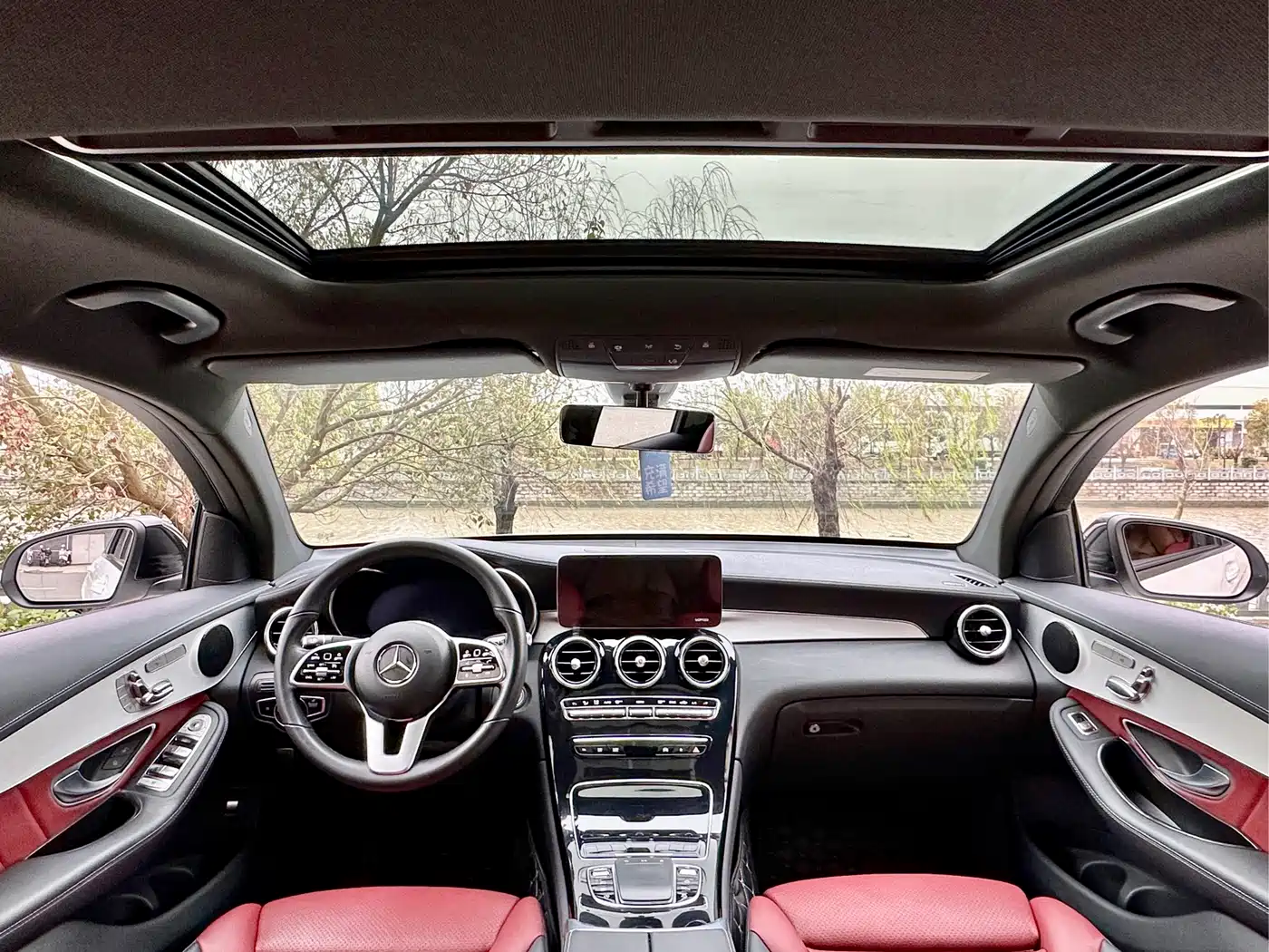 Mercedes-Benz GLC Coupe 2022 Facelift GLC 260 4MATIC Coupe SUV фото 17