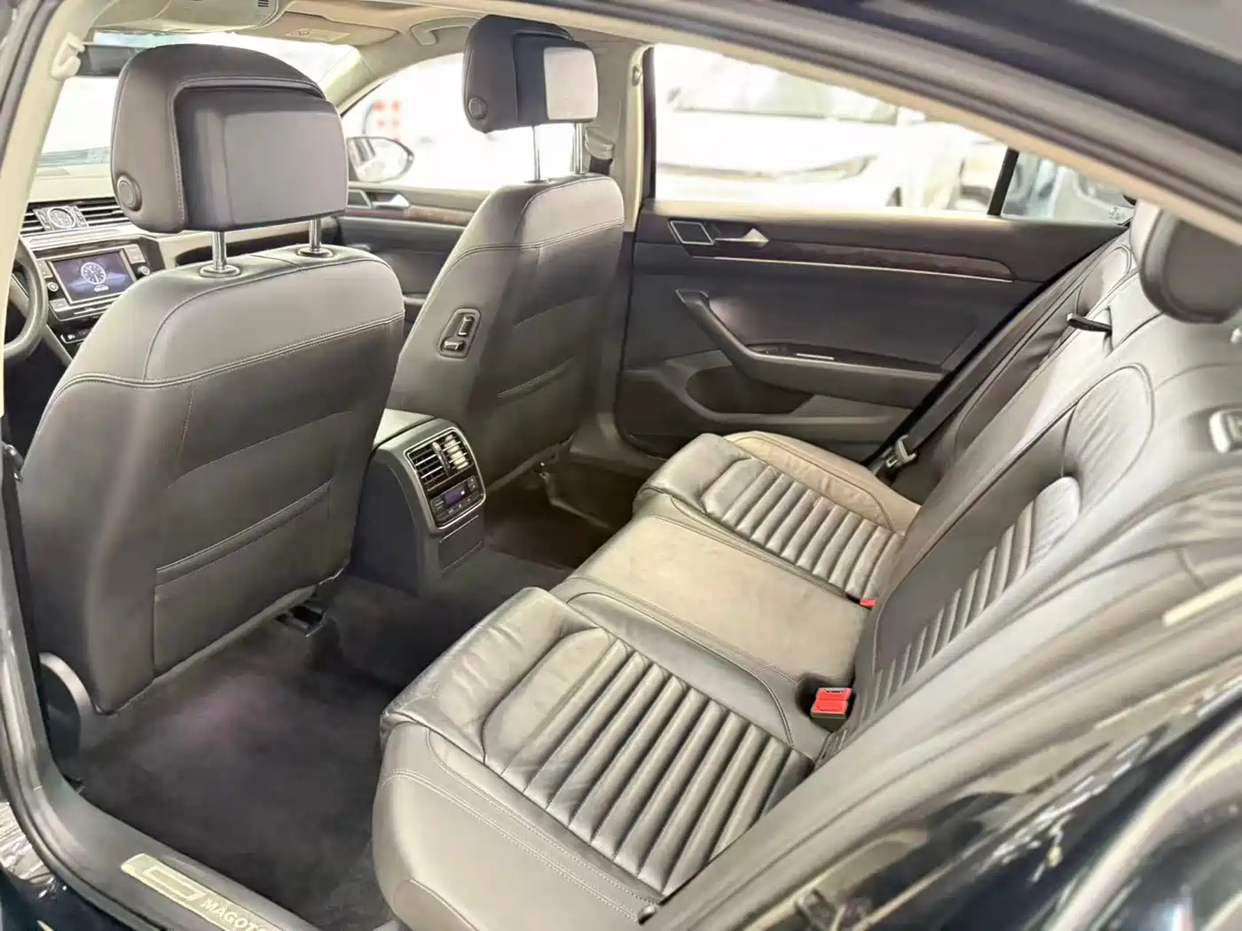 Volkswagen Magotan 2018 Facelift 330TSI DSG Luxury фото 8