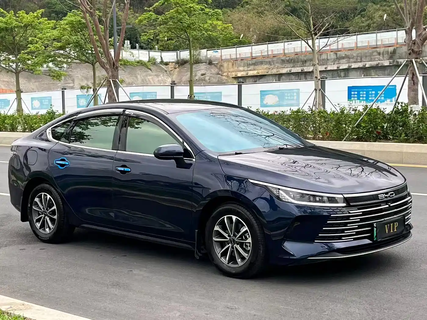 BYD Destroyer 05 2024 Glory Edition DM-i 55KM Luxury фото 3