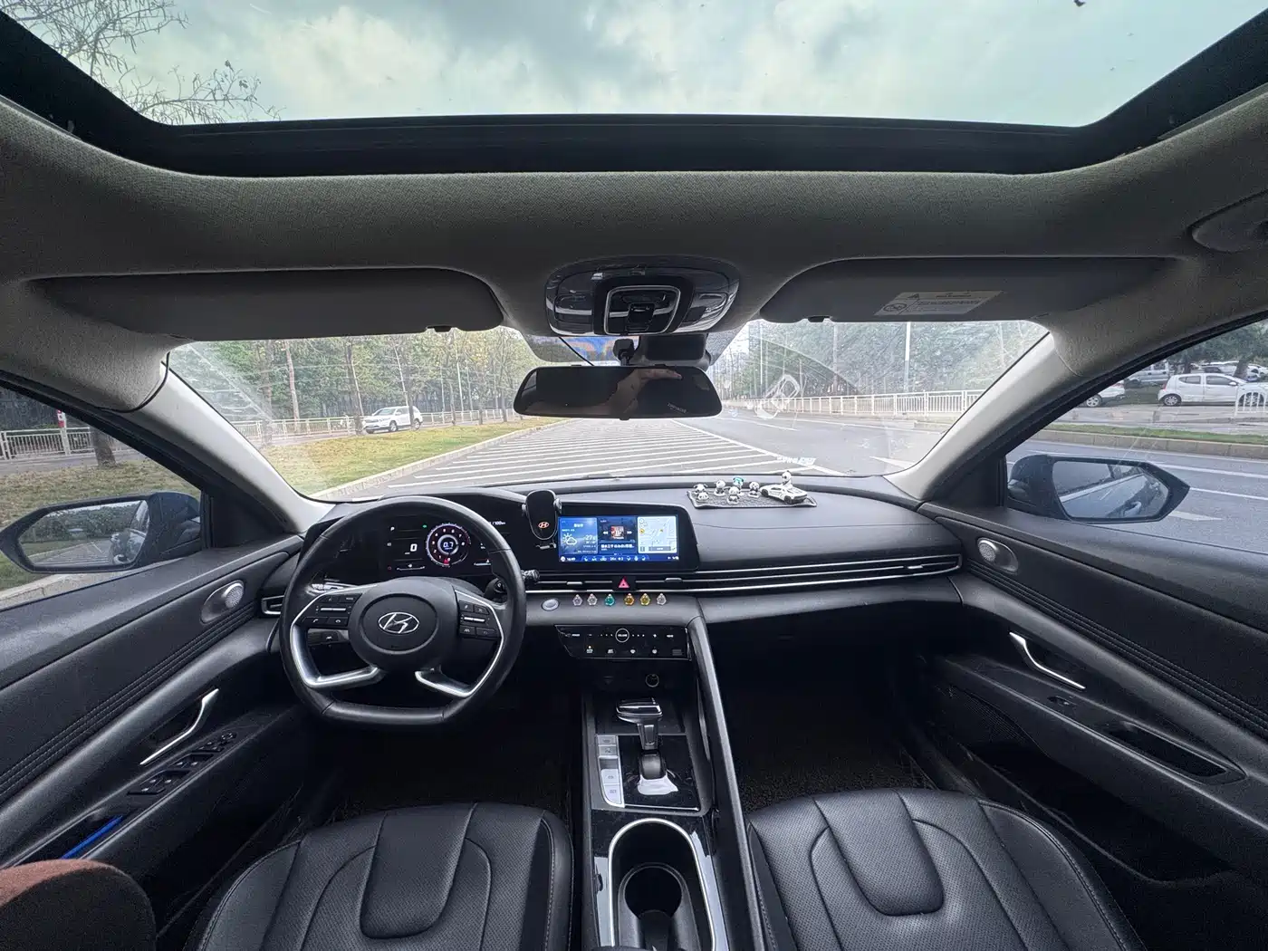 Hyundai Elantra 2021 1.5L CVT GLX Elite Edition фото 17