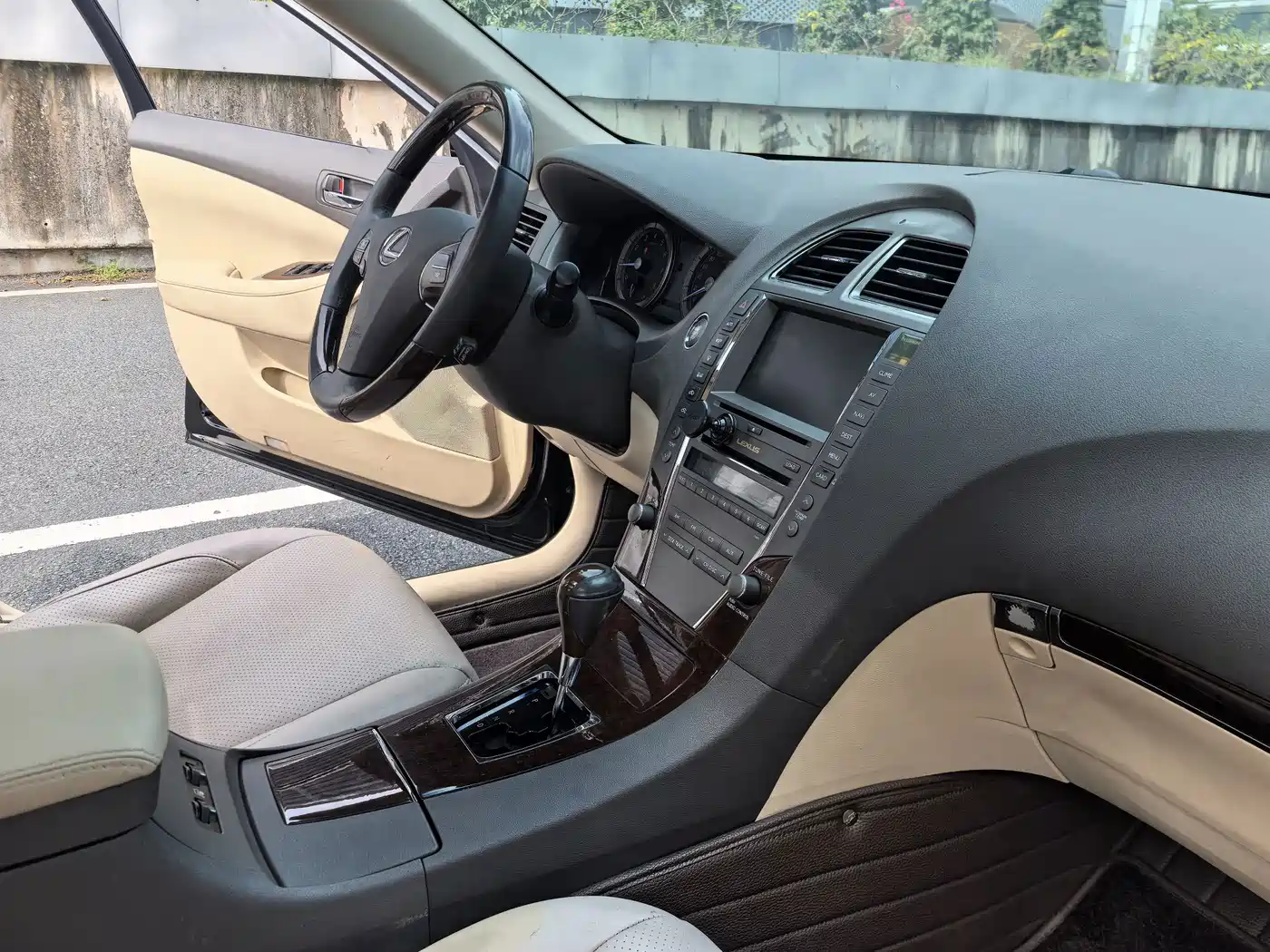 Фото 22 - Lexus ES