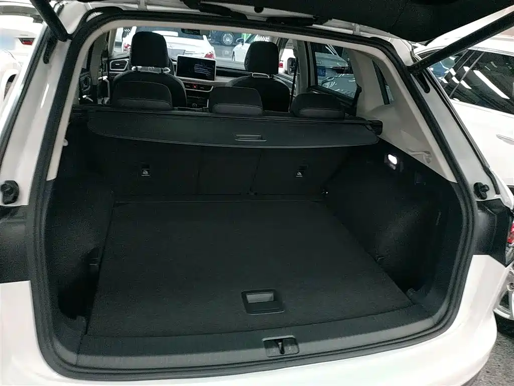 Volkswagen Tayron 2023 330TSI 2WD Luxury Plus Advanced Edition фото 19