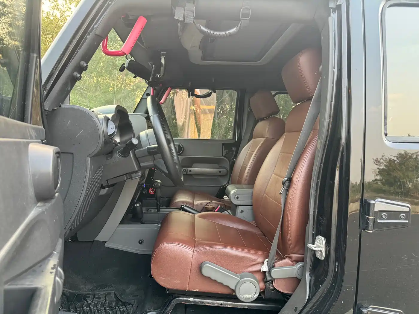 Photo 5 - Jeep Wrangler