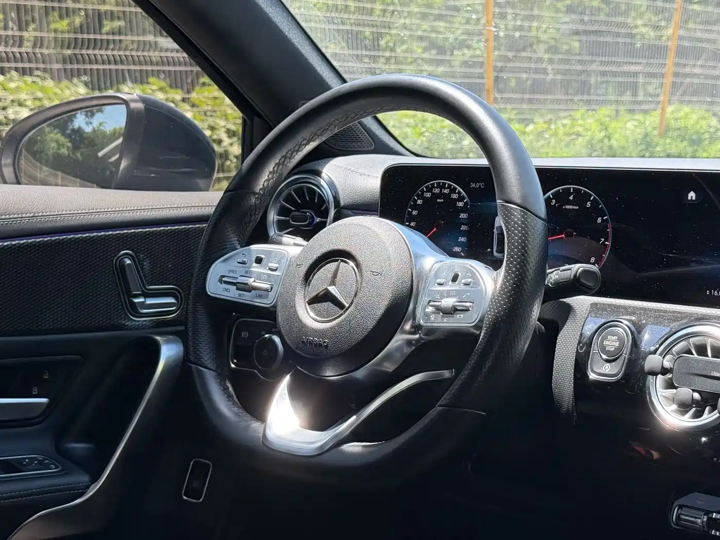 Mercedes-Benz A-Class 2023 A 200 L Fashion фото 12