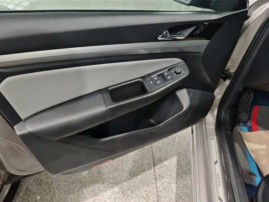 Volkswagen Bora 2023 300TSI DSG Premium Edition фото 6