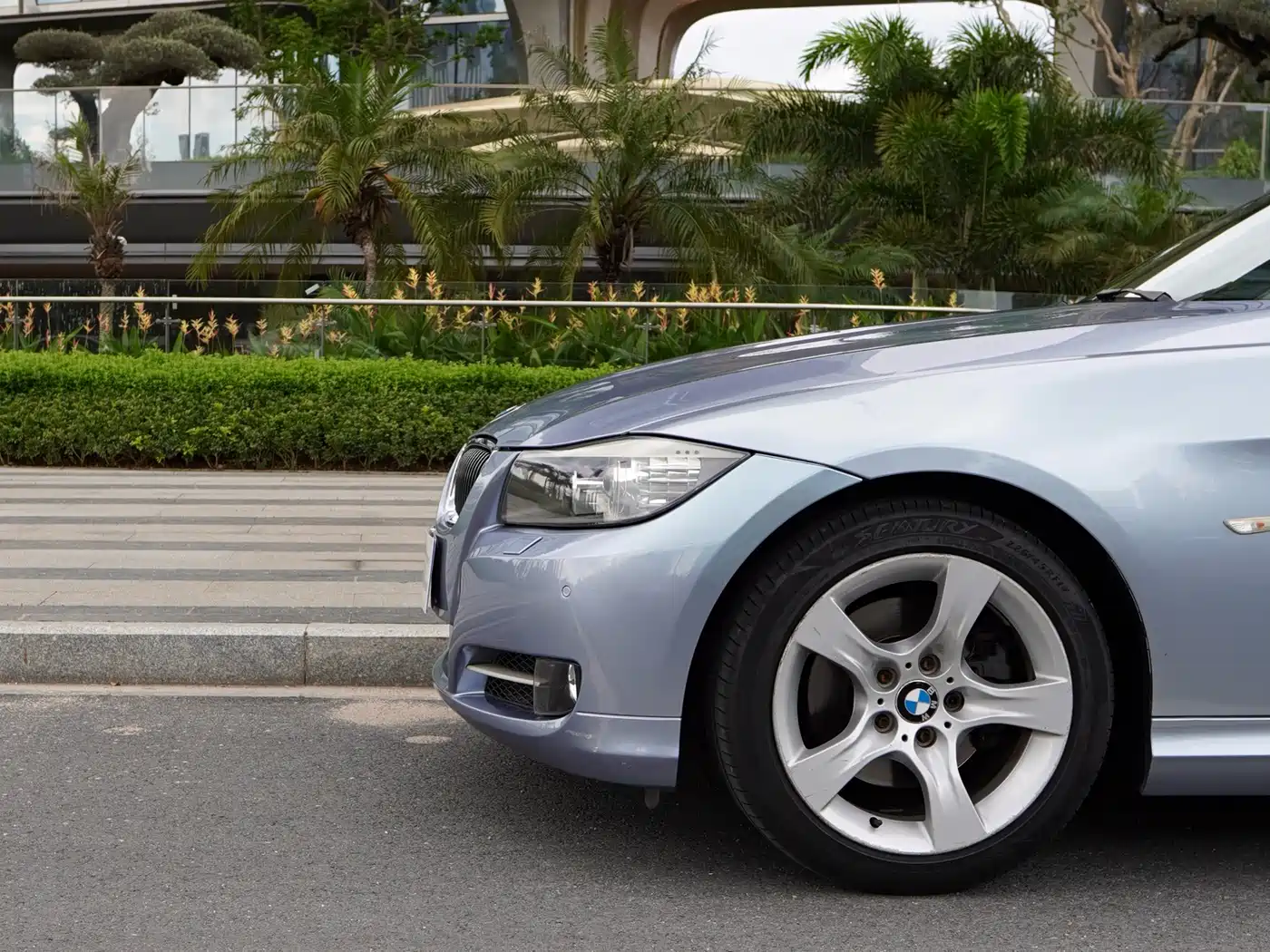 BMW 3 Series (Import) 2010 325i Luxury фото 17