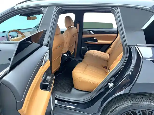 XPeng G9 2025 680 Ultra Long Range AWD Max фото 13