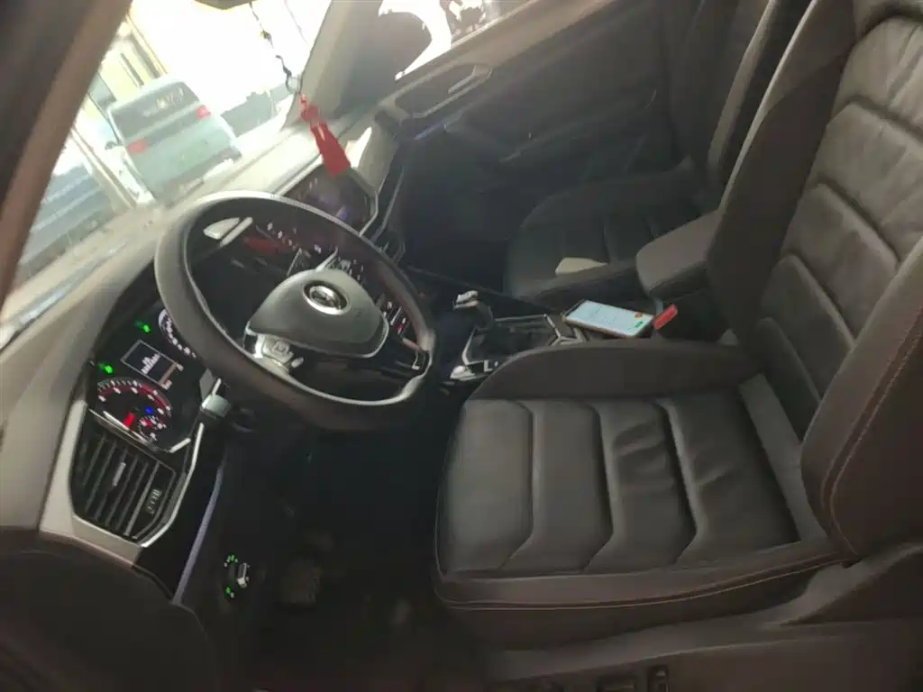 Volkswagen Tayron 2022 280TSI 2WD Luxury Smart Connect Edition фото 15