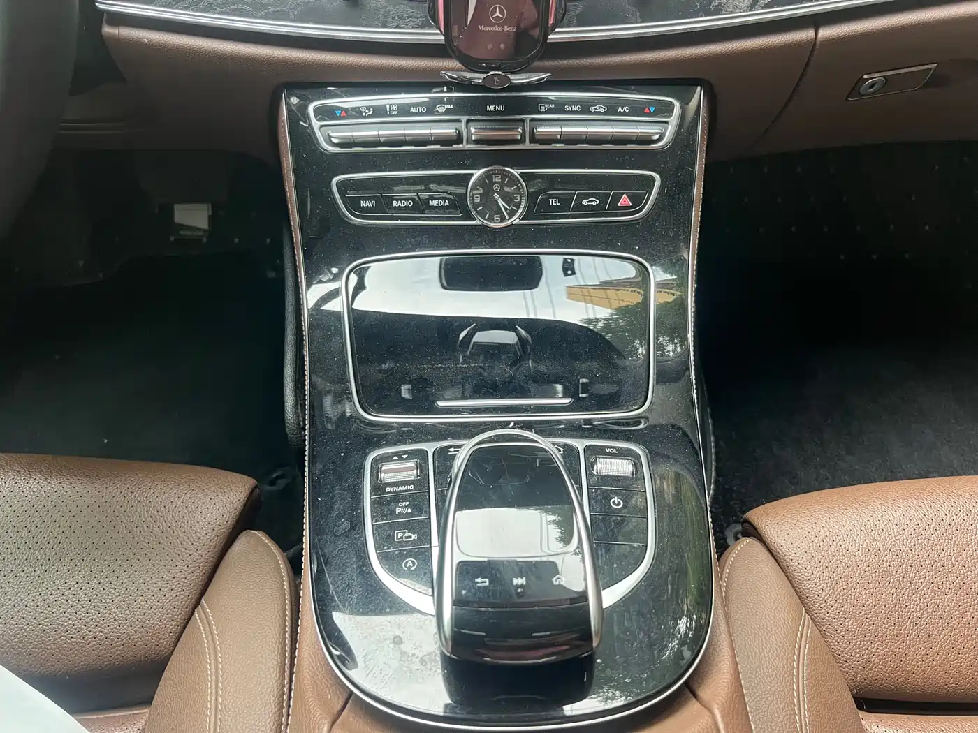 Mercedes-Benz E-Class 2017 E 200 L 4MATIC фото 27