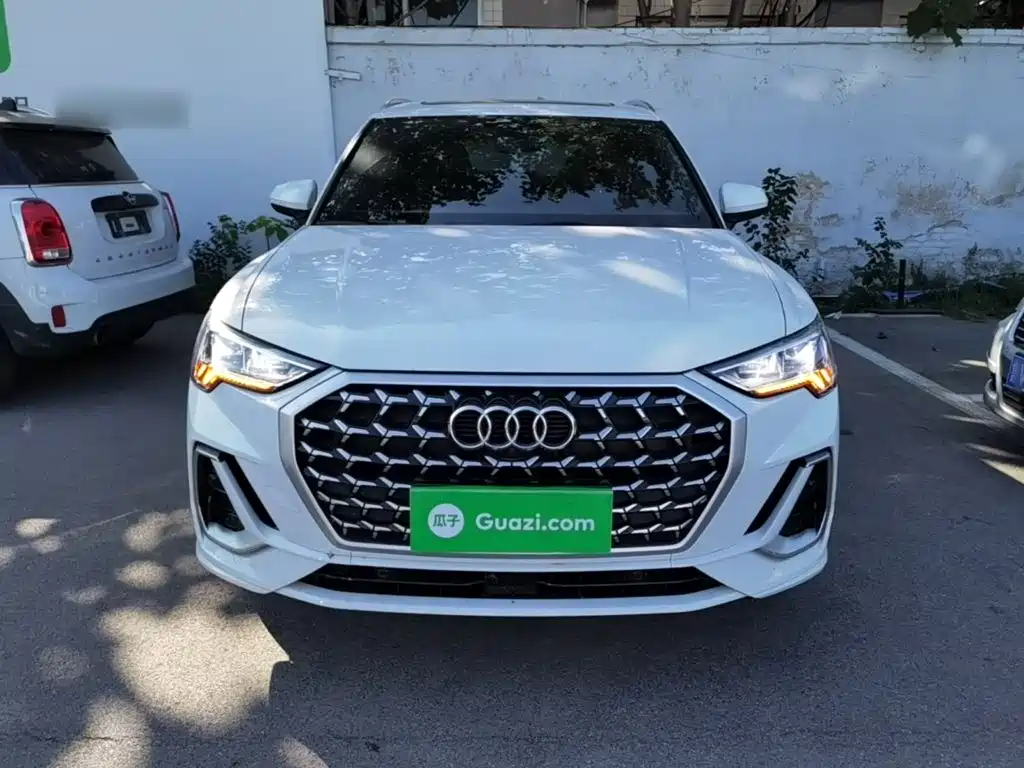 Photo 3 - Audi Q3
