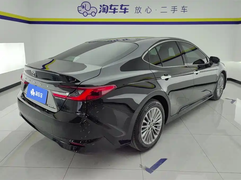 Toyota Camry 2024 Hybrid 2.0HGVP Luxury Edition фото 3