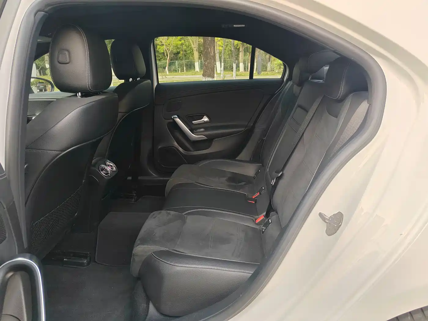 Mercedes-Benz A-Class 2019 A 180 L Sport Sedan фото 6