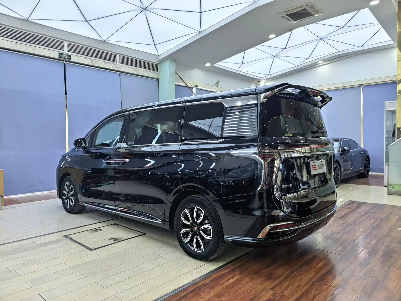 Hongqi HQ9 2023 2.0T Smart Connect Flagship фото 21