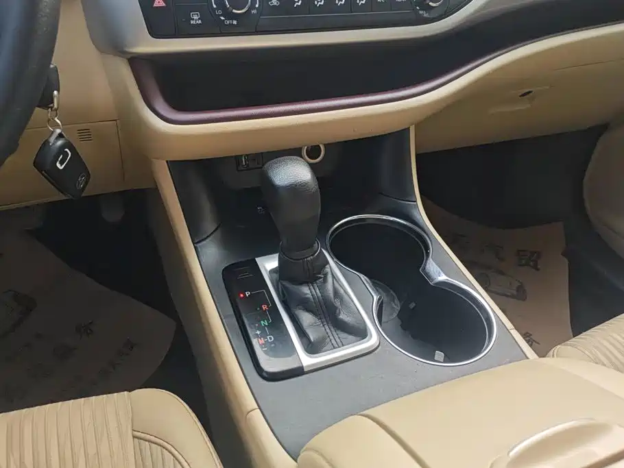 Photo 16 - Toyota Highlander