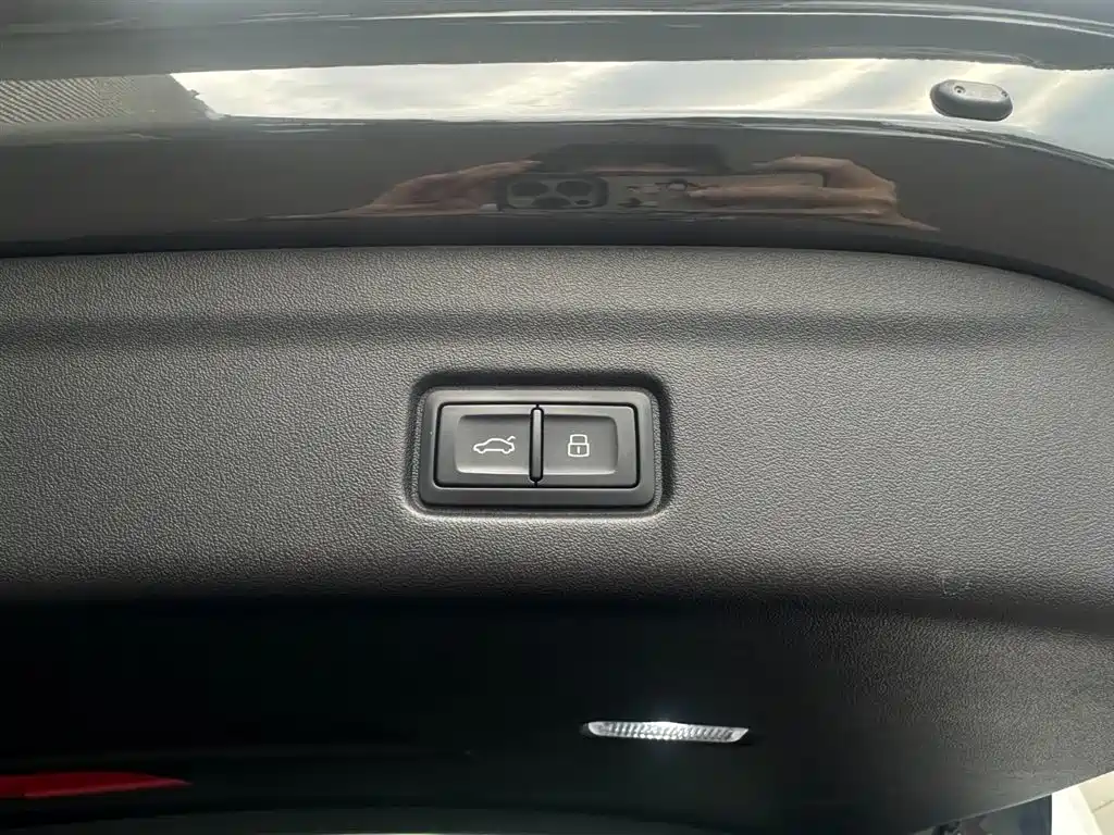 Audi Q6L e-tron 2025 Model Pioneer Edition фото 17