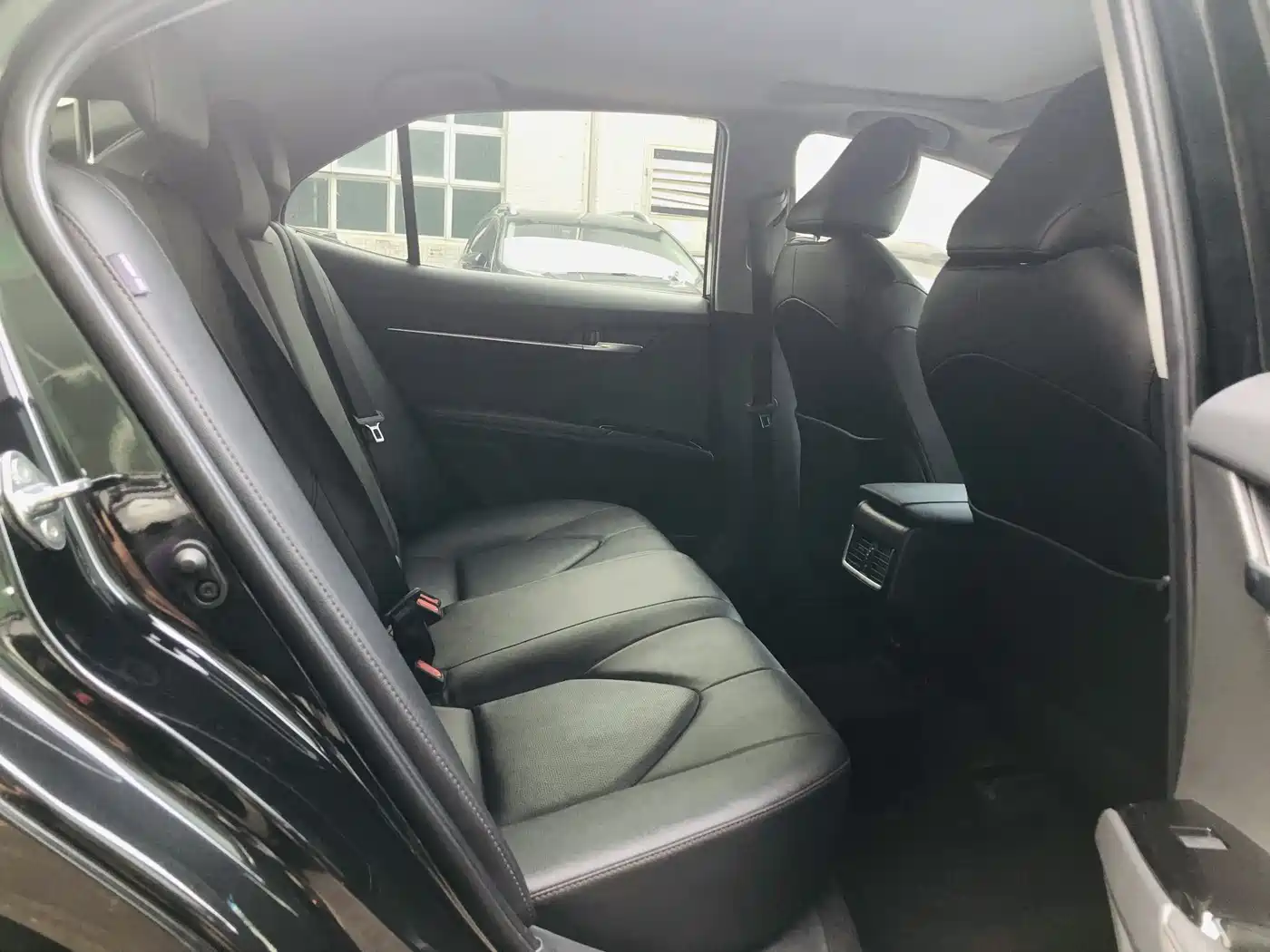 Toyota Camry 2023 2.0G Luxury Edition фото 16