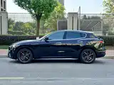Photo 10 - Maserati Levante