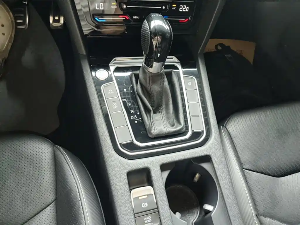 Volkswagen FAW-Volkswagen CC 2020 330TSI Glamour Version China VI фото 14